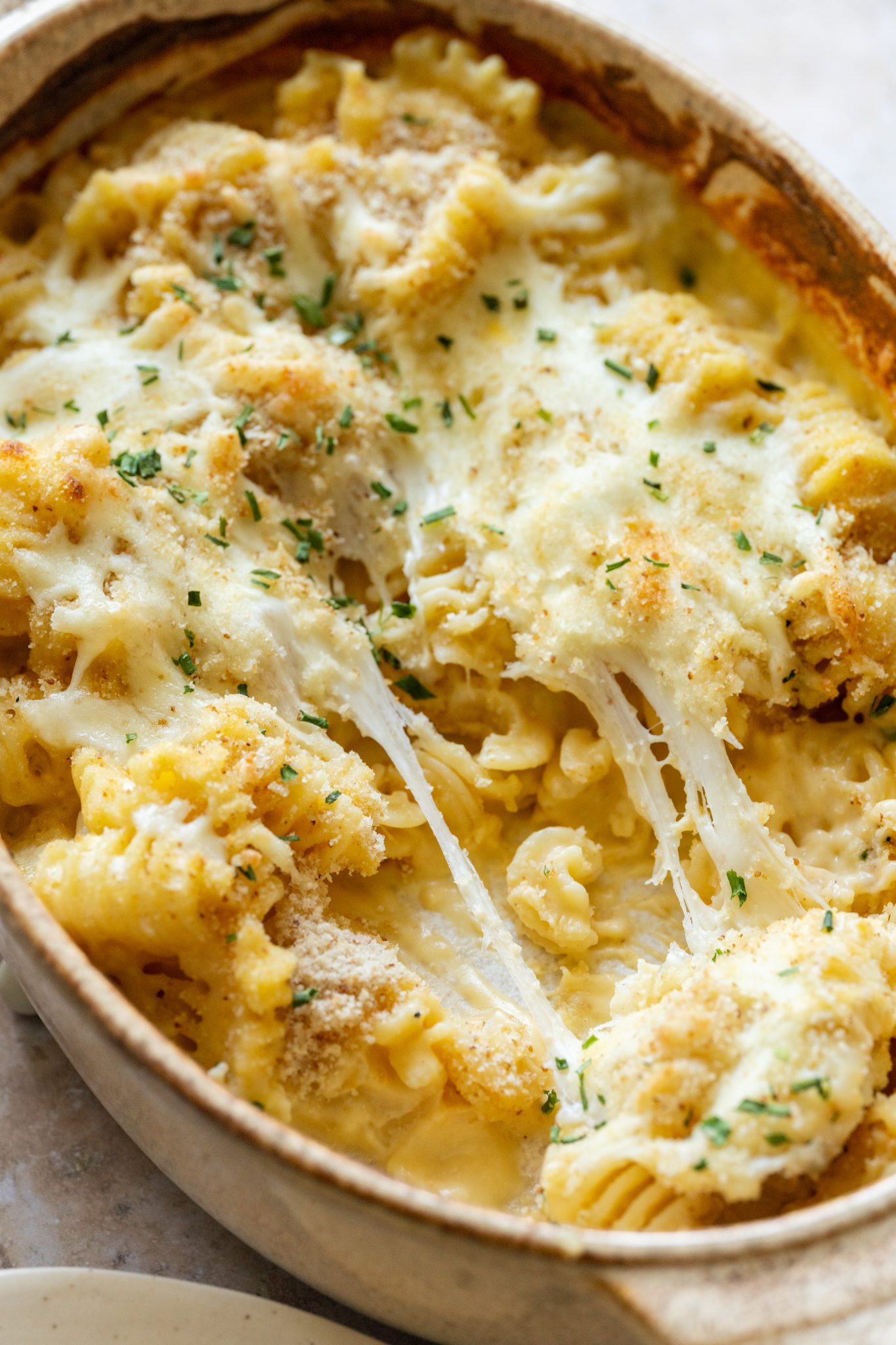 Zapečene Mac & Cheese testenine s hrustljavimi drobtinami